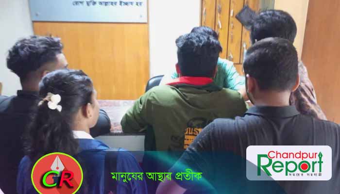 হাজীগঞ্জ মডেল ফার্মাসহ ৫টি ফার্মেসি থেকে মেয়াদোত্তীর্ণ ওষুধ উদ্ধার করেছে শিক্ষার্থীরা