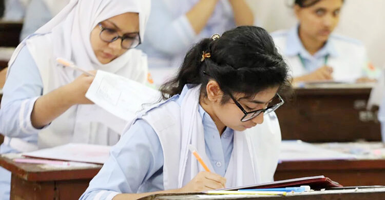 এইচএসসির স্থগিত পরীক্ষার নতুন সময়সূচি প্রকাশ