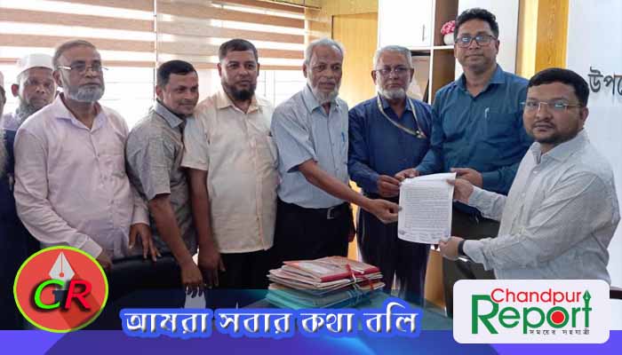 বিভিন্ন দাবিতে মাধ্যমিক শিক্ষকদের মানববন্ধন ও স্মারকলিপি প্রদান