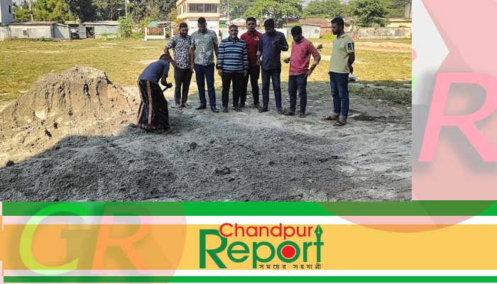 মতলব উত্তরে খেলার অনুপযোগী মাঠ সংস্কার করলেন সাবেক খেলোয়াড়রা