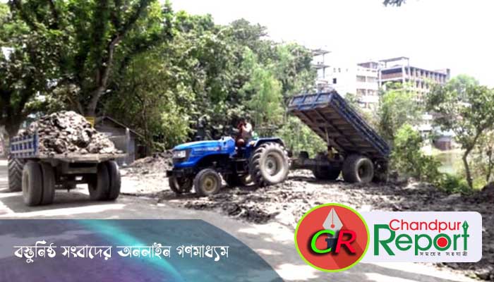 ফরিদগঞ্জে ট্রাক্টরে কৃষি জমির টপ সয়েল লুটের মহোৎসব