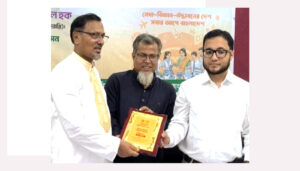 হাজীগঞ্জ ডিগ্রি কলেজের শিক্ষার্থীরা বিজ্ঞান মেলায় জাতীয় পর্যায়ে অংশগ্রহণ