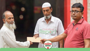 হাজীগঞ্জে কুরবানির হাটের লাভের টাকা ওয়ার্ড বিএনপির সভাপতি নেতৃত্বে মসজিদে প্রদান