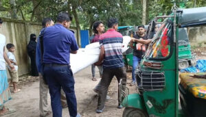 শাহরাস্তিতে ঘরে ঢুকে ডাকাতি, এক গৃহবধূ নিহত আরেক গৃহবধূ আহত