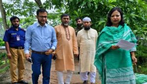 হাজীগঞ্জের বাকিলা ইউনিয়ন পরিষদের কার্যক্রম বিভাগীয় কমিশনার এর পরিদর্শন