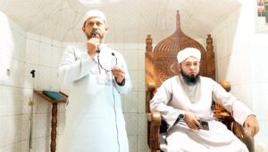 হাজীগঞ্জ পৌরসভার মেয়র প্রার্থী অ্যাড. টিটু টোরাগড় পূর্বপাড়া জামে মসজিদে জুমা আদায়